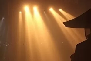 月亮邮差童话改编剧封面